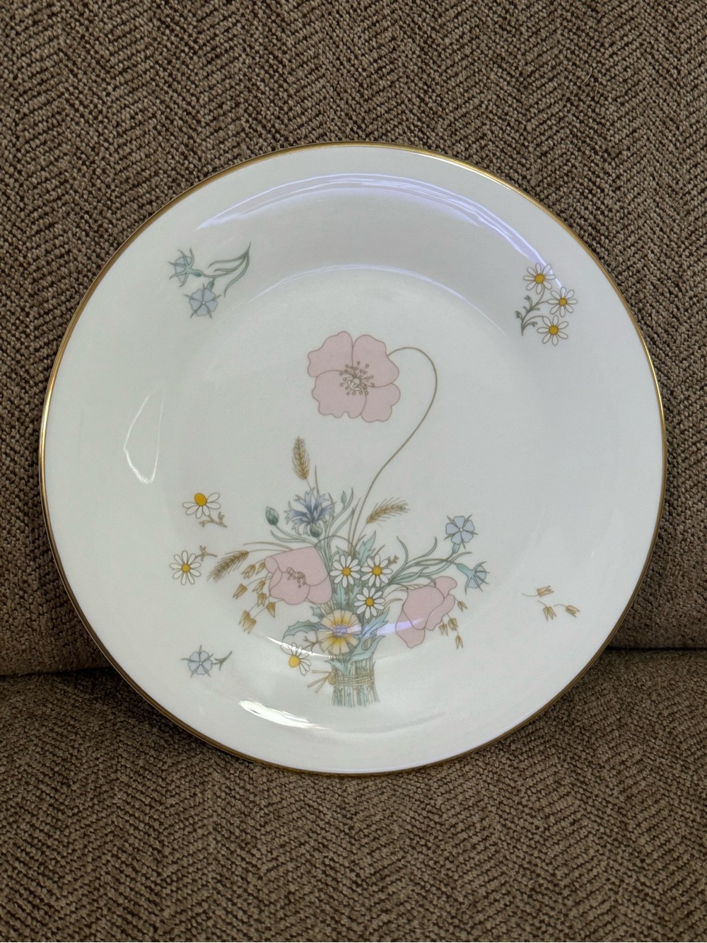 Royal Doulton Flirtation English fine bone china 8” salad plate